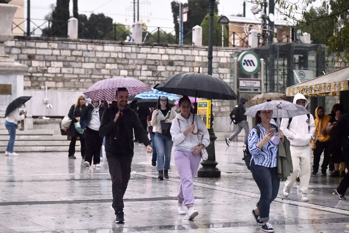 Κακοκαιρία live: Πότε και τι ώρα θα βρέξει στην Αττική