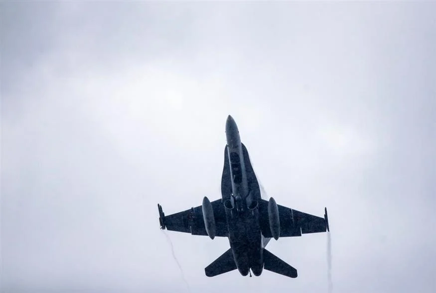 Συνετρίβη μαχητικό F-18 – Νεκρός ο πιλότος